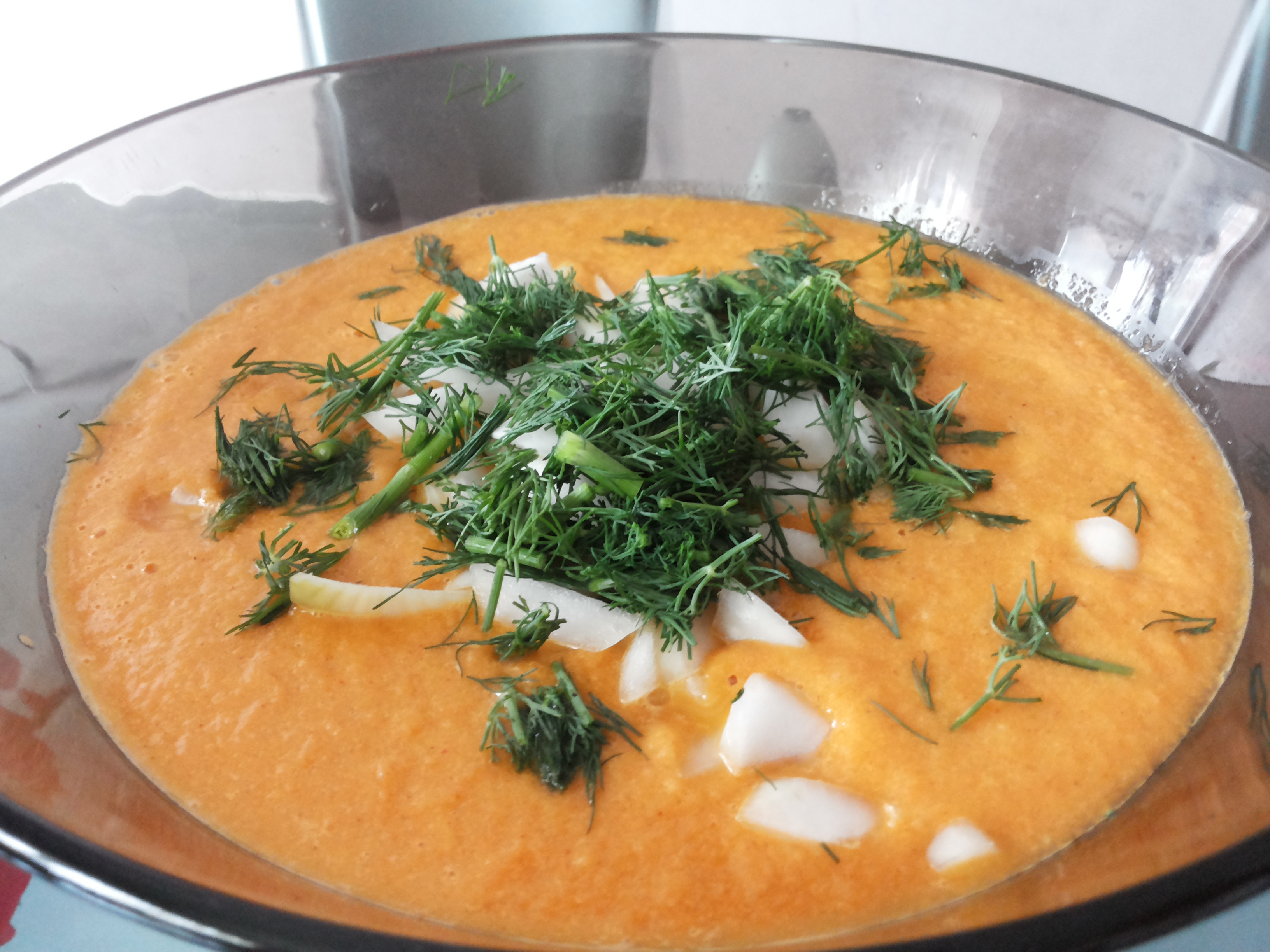 Сурова веган крем супа от моркови и авокадо