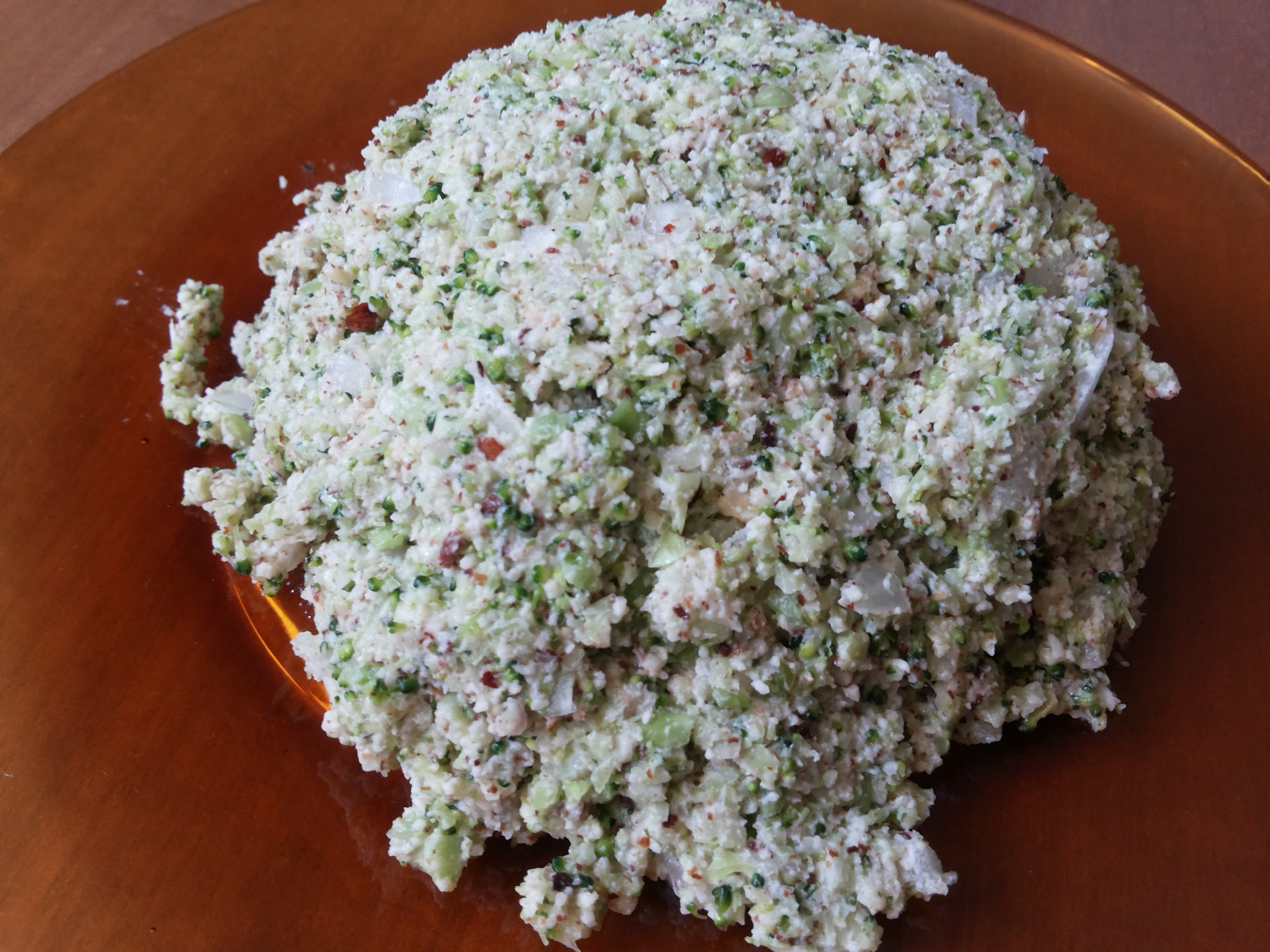 Чудесен суров веган пастет от броколи и ядки